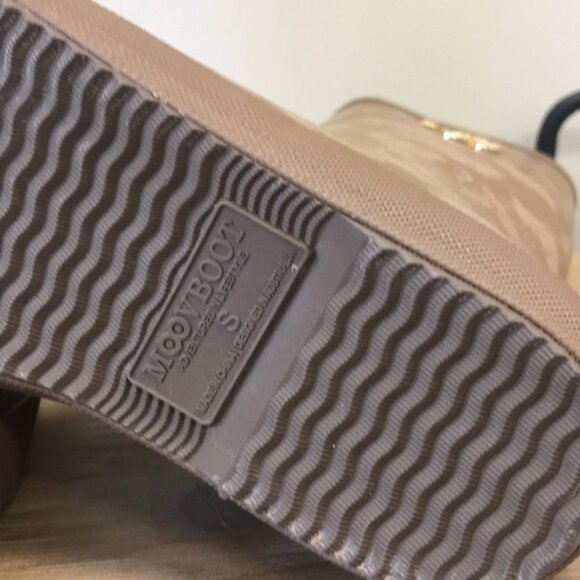 MoovBoot VintageOrient TallRubber/Sheepskin Boot - Picture 4 of 4